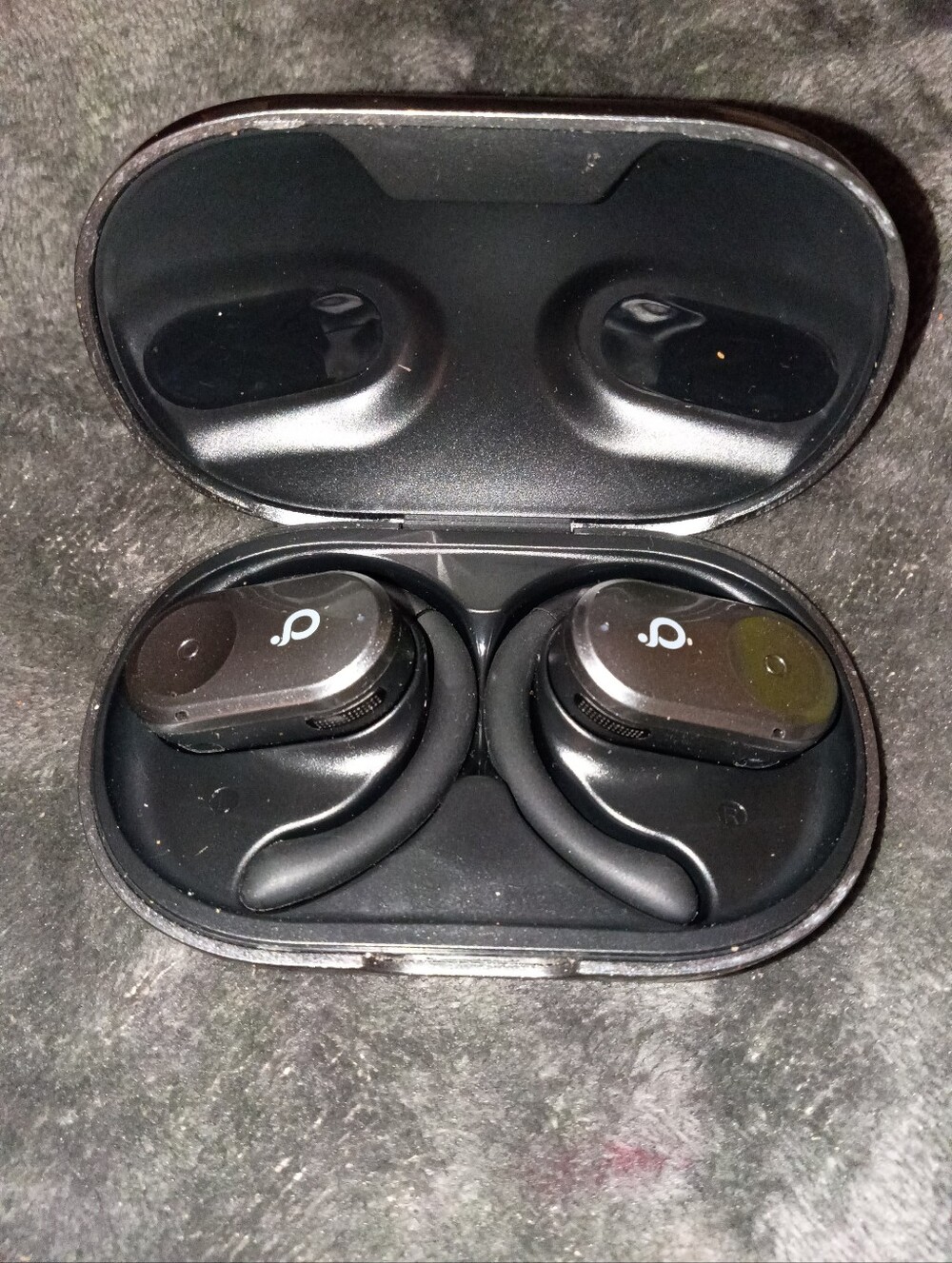Wireless Sport Earbuds with Charging Case - Black -